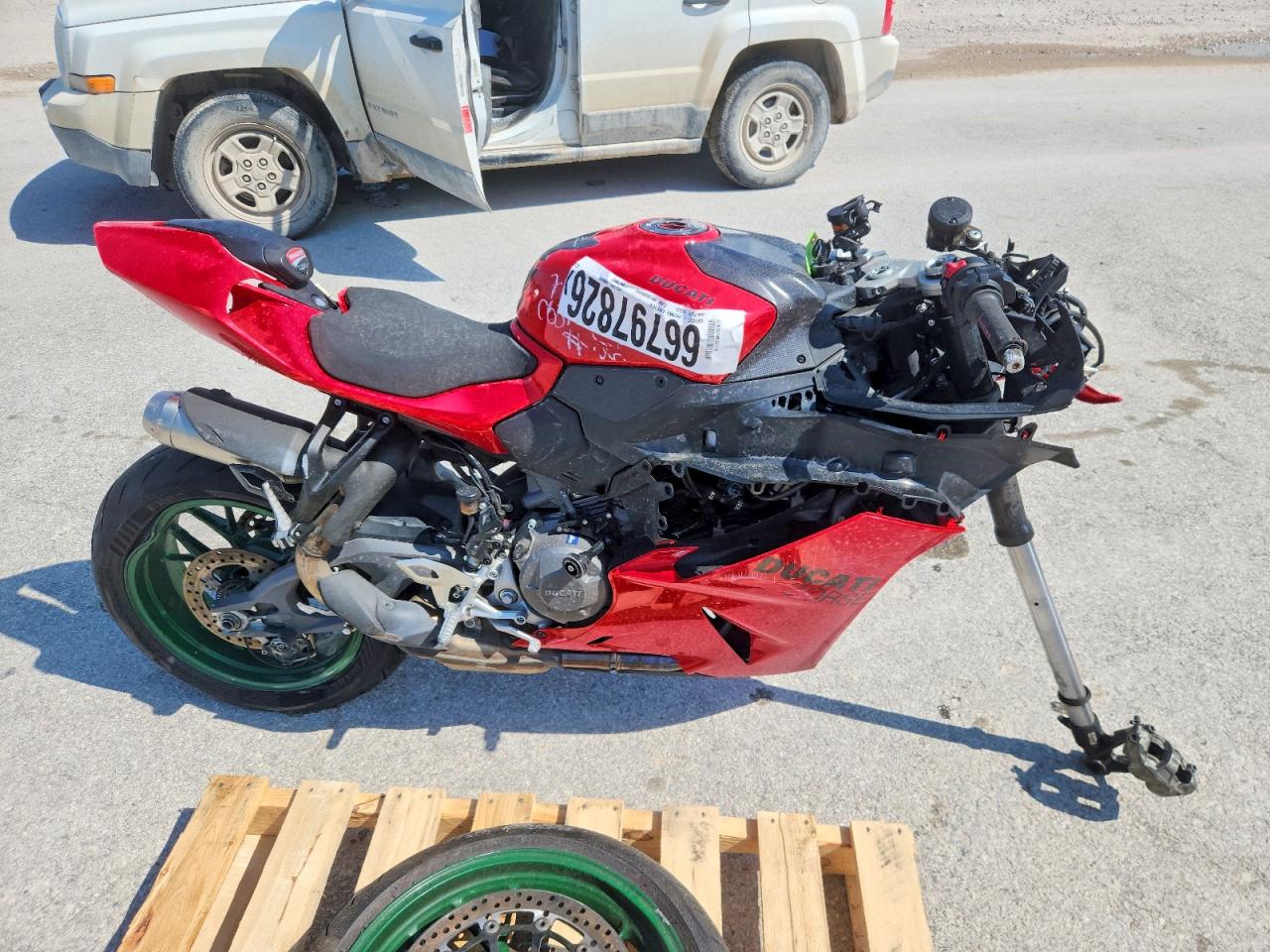 2025 DUCATI PANIGALE V2 | ZDMHAU8T5SB000819 | UPCARS