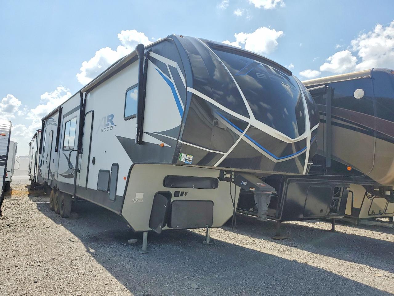 2021 FOREST RIVER XLR BOOST CAMPER | 5ZT3XL2F5MZ792139 | UPCARS