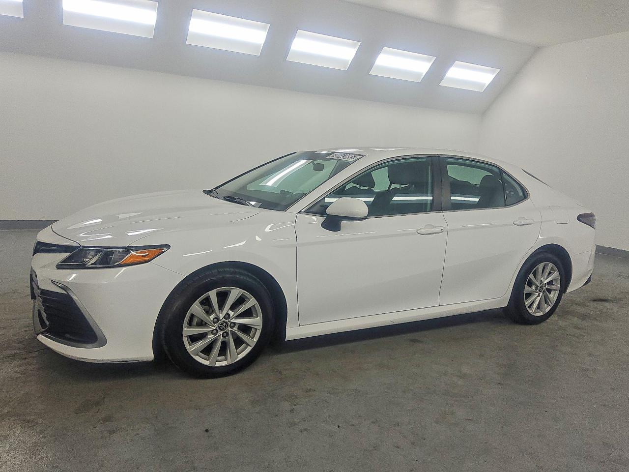 2022 TOYOTA CAMRY LE | 4T1C11AK0NU636901 | UPCARS