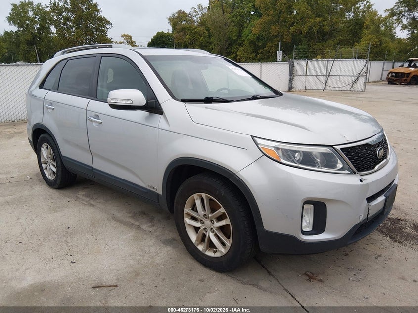 2015 KIA SORENTO LX | 5XYKTCA68FG627469 | UPCARS