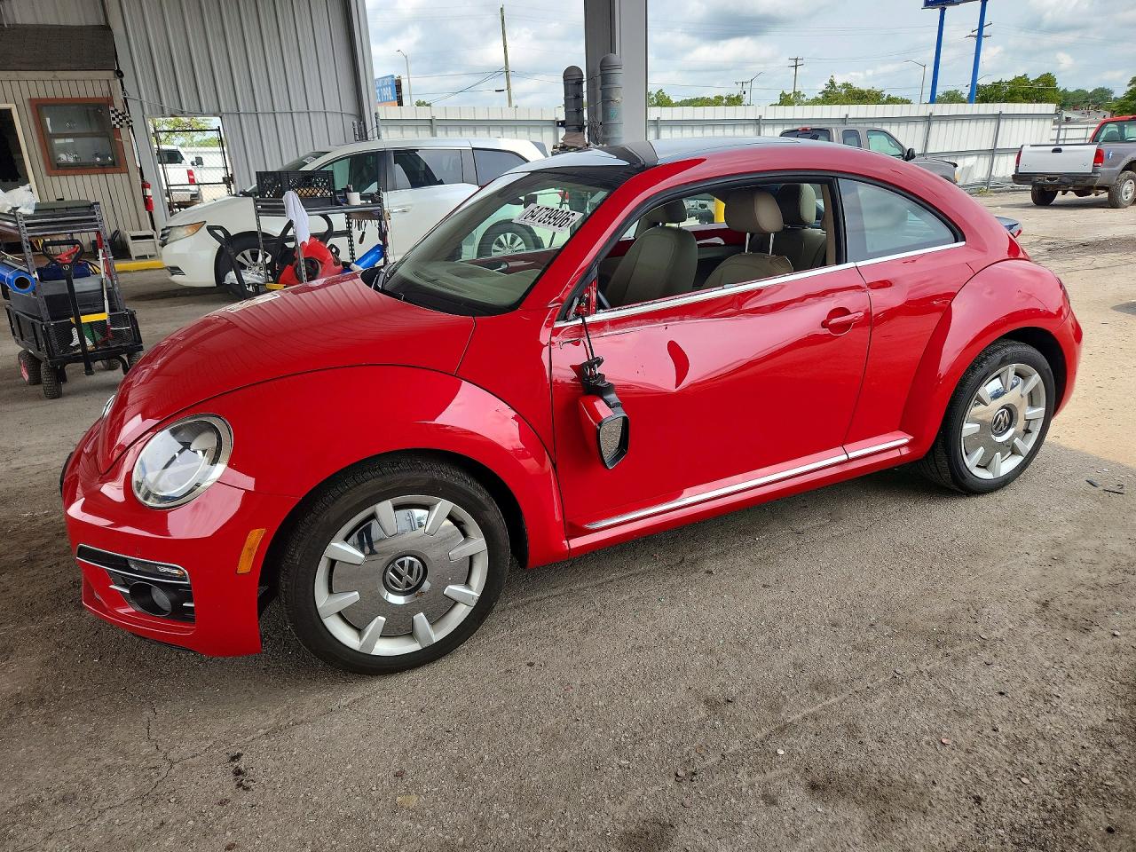 2019 VOLKSWAGEN BEETLE SE | 3VWJD7AT6KM713511 | UPCARS