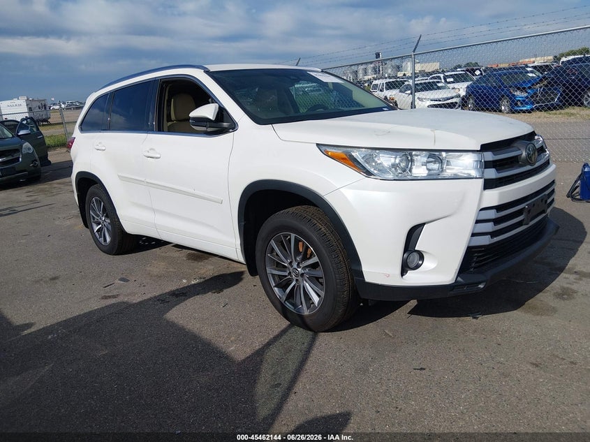 2018 TOYOTA HIGHLANDER XLE | 5TDJZRFH2JS550200 | UPCARS