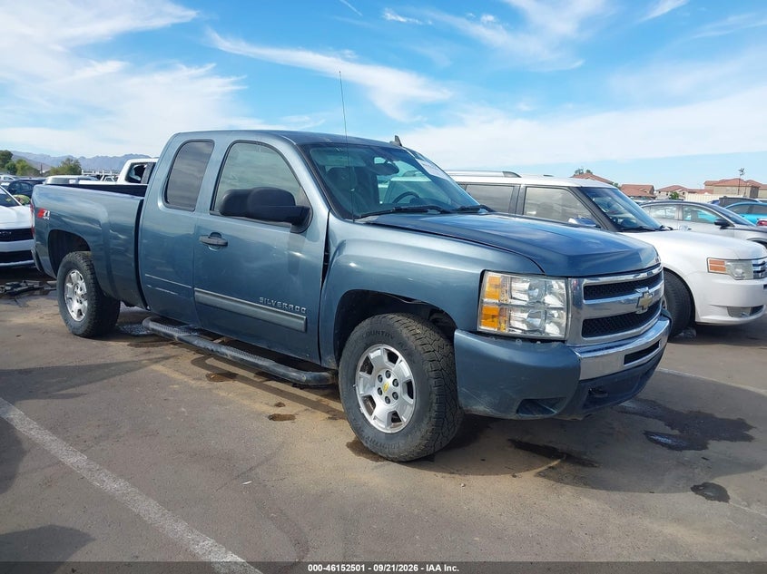 2011 CHEVROLET SILVERADO 1500 LT | 1GCRKSE35BZ369581 | UPCARS