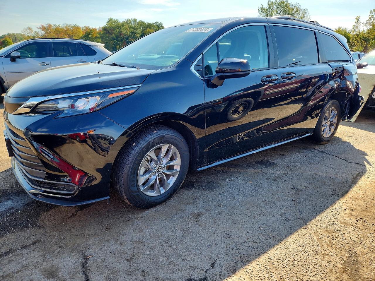 2024 TOYOTA SIENNA LE | 5TDKSKFC6RS128558 | UPCARS