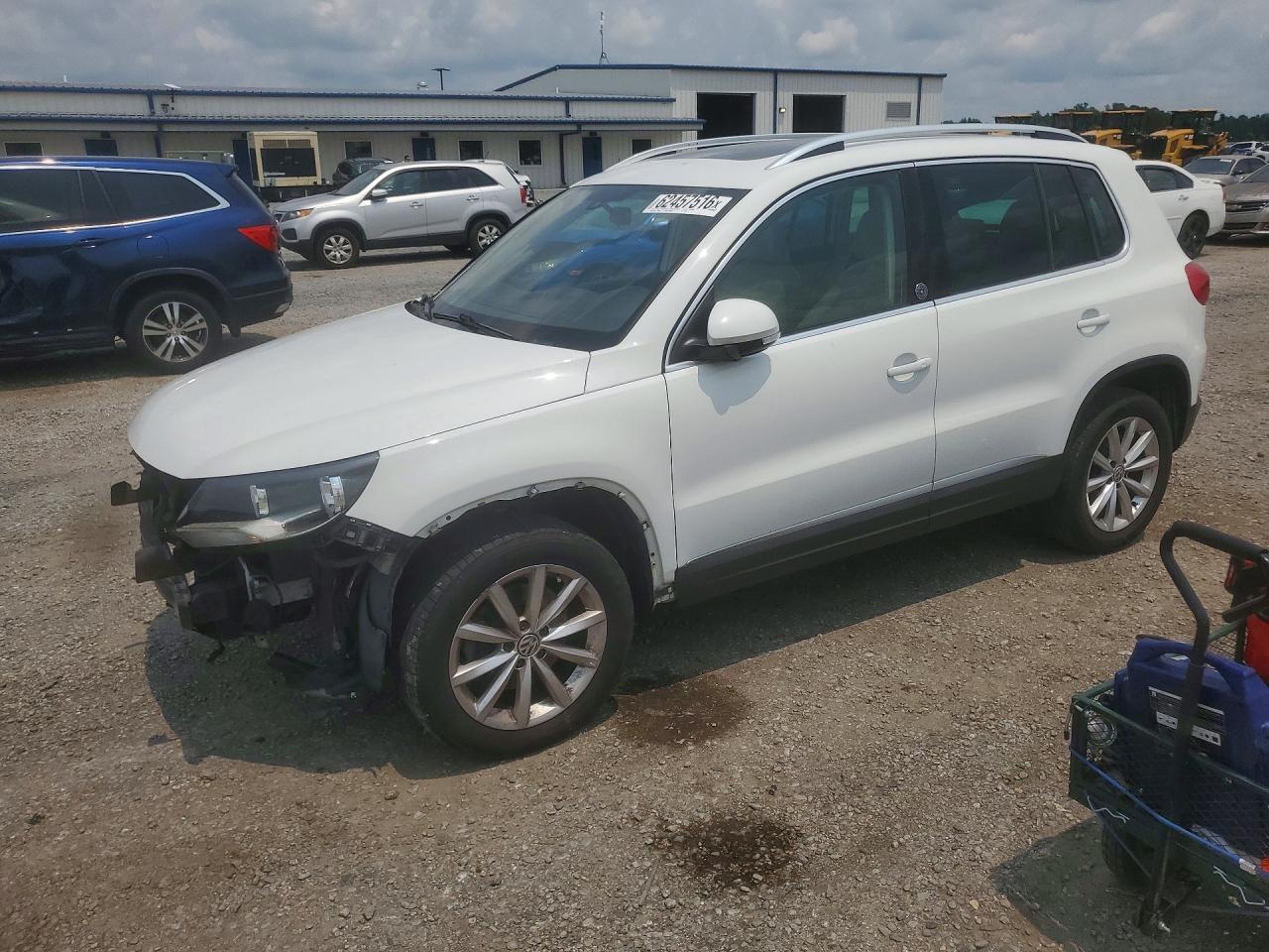2017 VOLKSWAGEN TIGUAN WOLFSBURG | WVGSV7AX4HW510810 | UPCARS