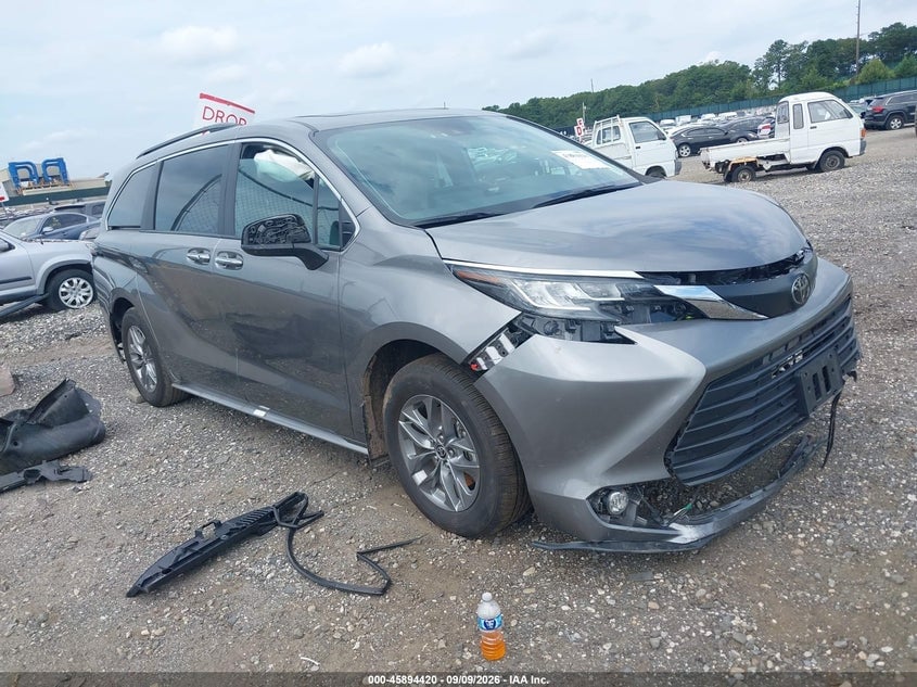 2026 TOYOTA SIENNA XLE | 5TDYRKEC1TS302938 | UPCARS