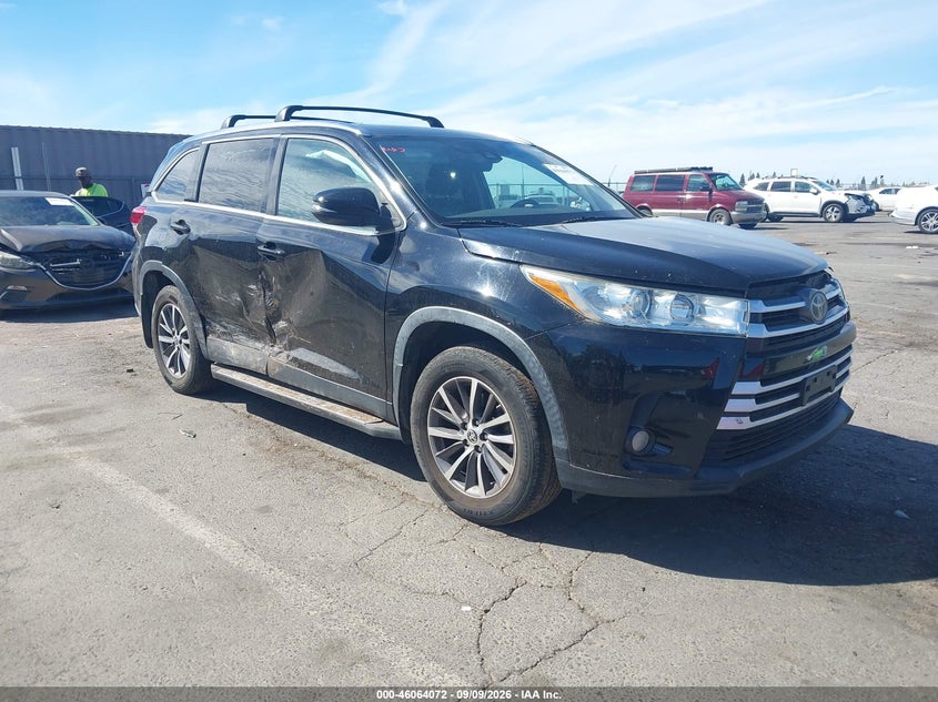 2019 TOYOTA HIGHLANDER XLE | 5TDJZRFH3KS626993 | UPCARS