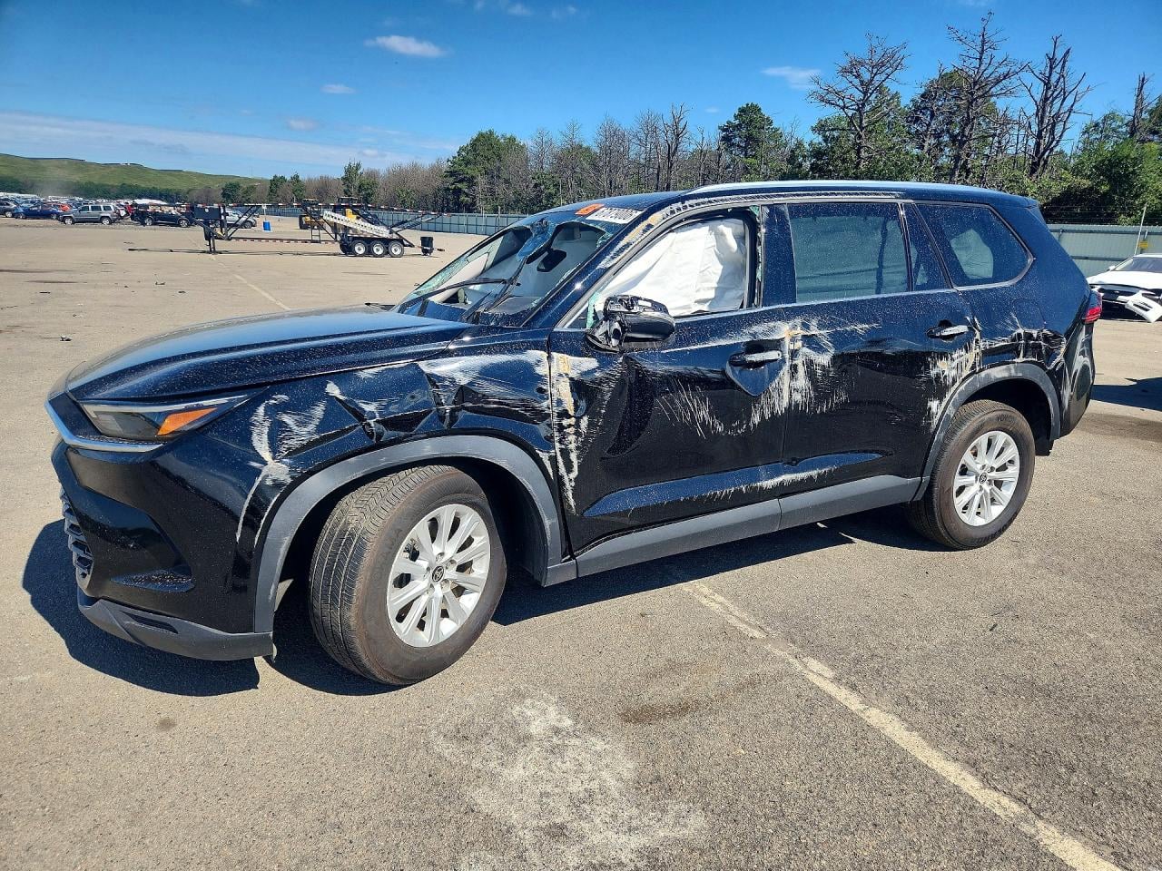 2025 TOYOTA ALL OTHER XLE | 5TDACAB55SS037040 | UPCARS