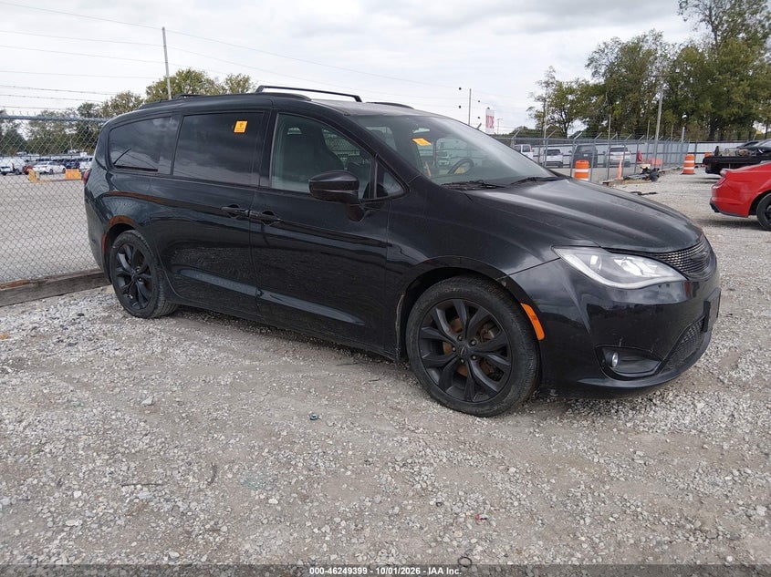 2018 CHRYSLER PACIFICA TOURING L | 2C4RC1BG1JR261966 | UPCARS
