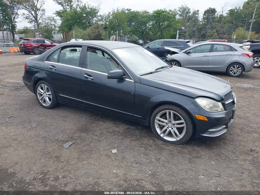 2012 MERCEDES-BENZ C-CLASS C 300 LUXURY | WDDGF8BB0CA673837 | UPCARS