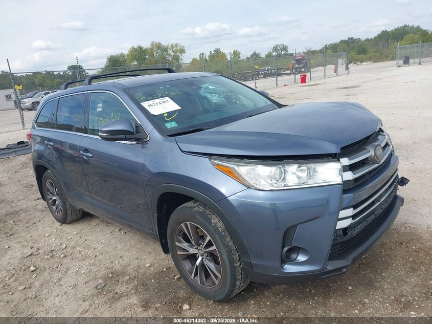 2018 TOYOTA HIGHLANDER LE | 5TDBZRFH5JS876514 | UPCARS