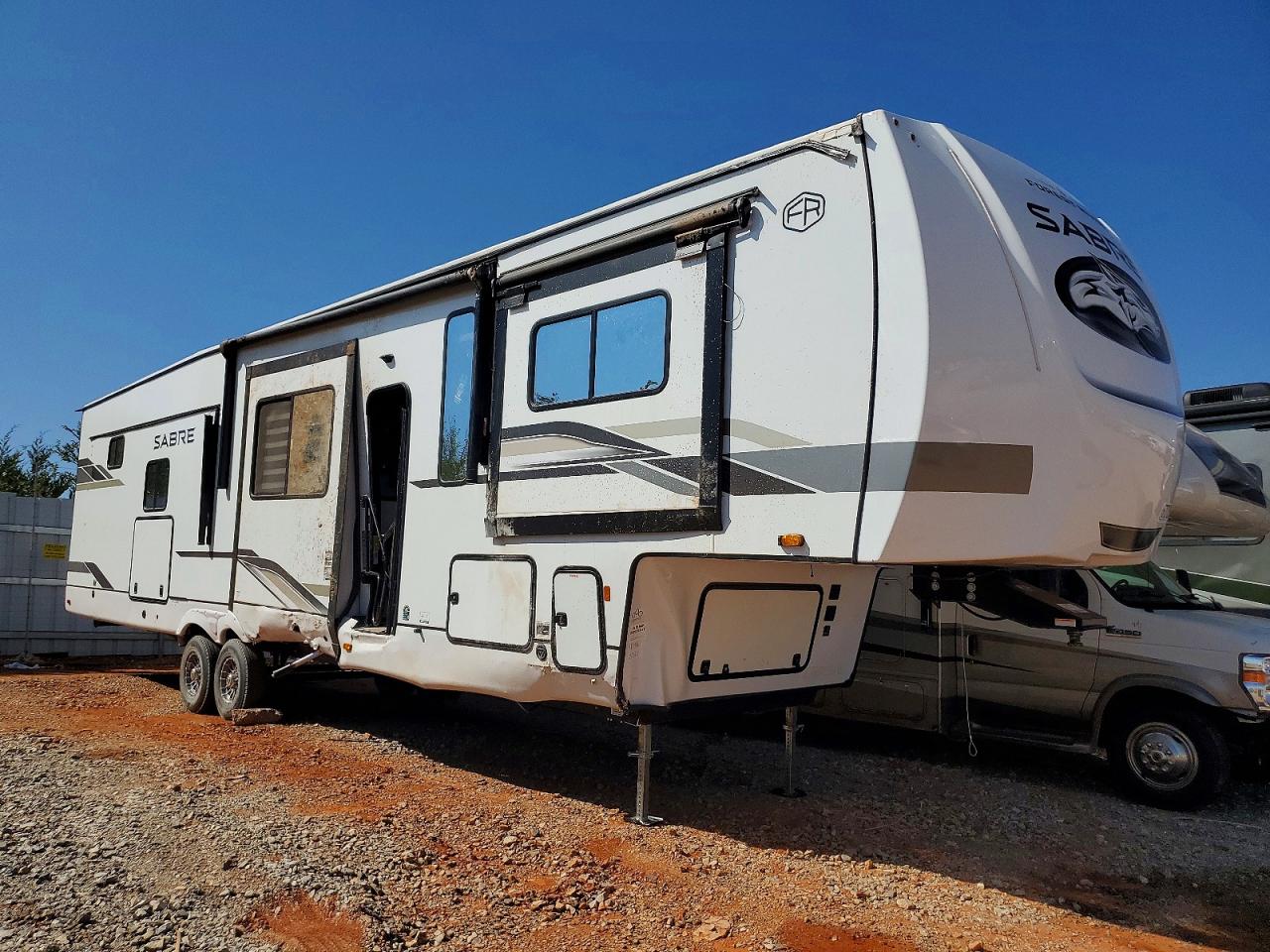 2027 FORESRIVER SABRE FOREST RIVER  CAMPER | 5ZT3SR2B8V6118486 | UPCARS