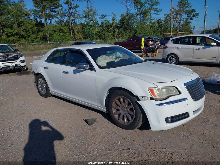 2013 CHRYSLER 300C | 2C3CCAET2DH532482 | UPCARS