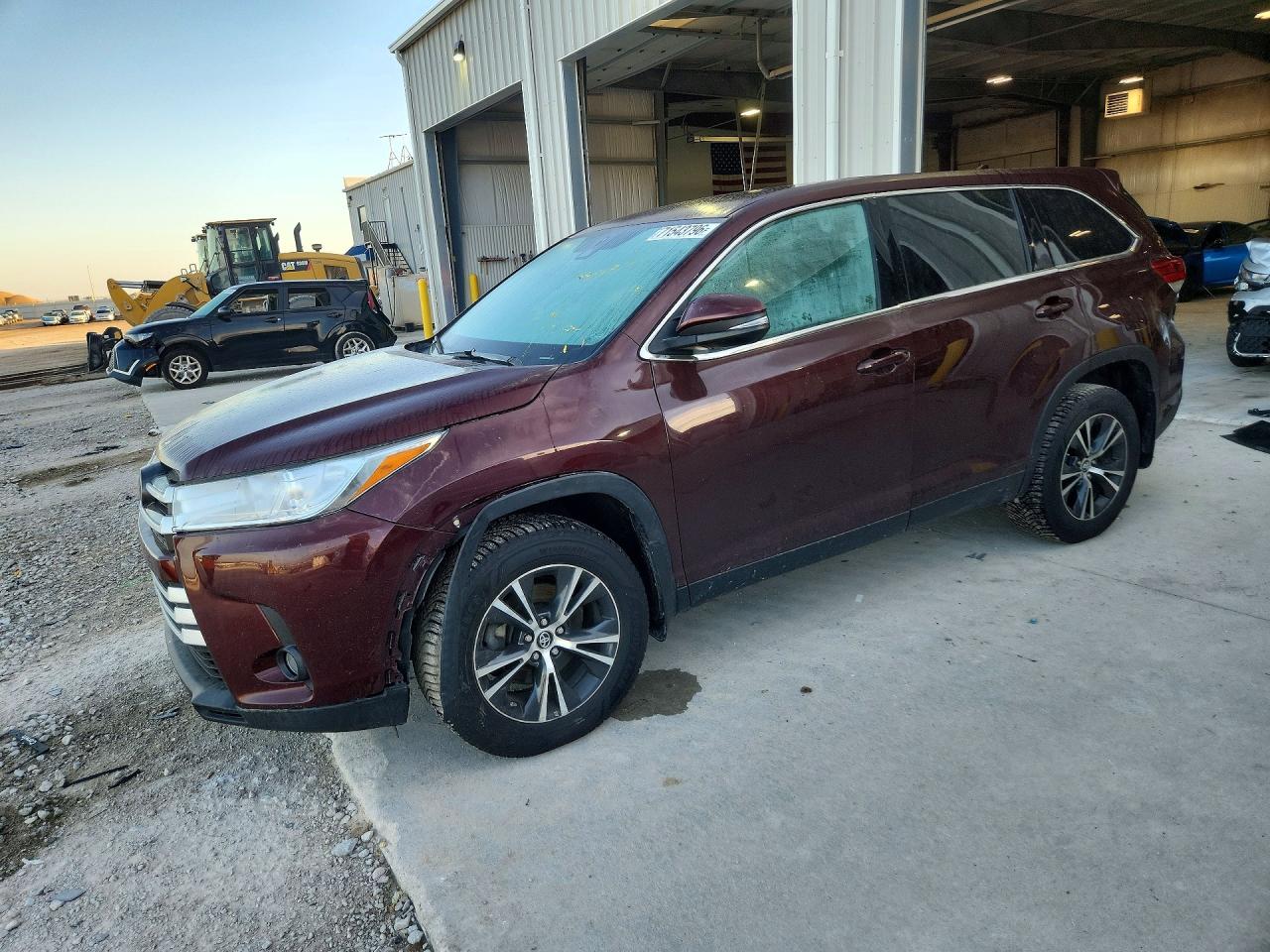 2019 TOYOTA HIGHLANDER LE PLUS | 5TDBZRFH4KS725651 | UPCARS