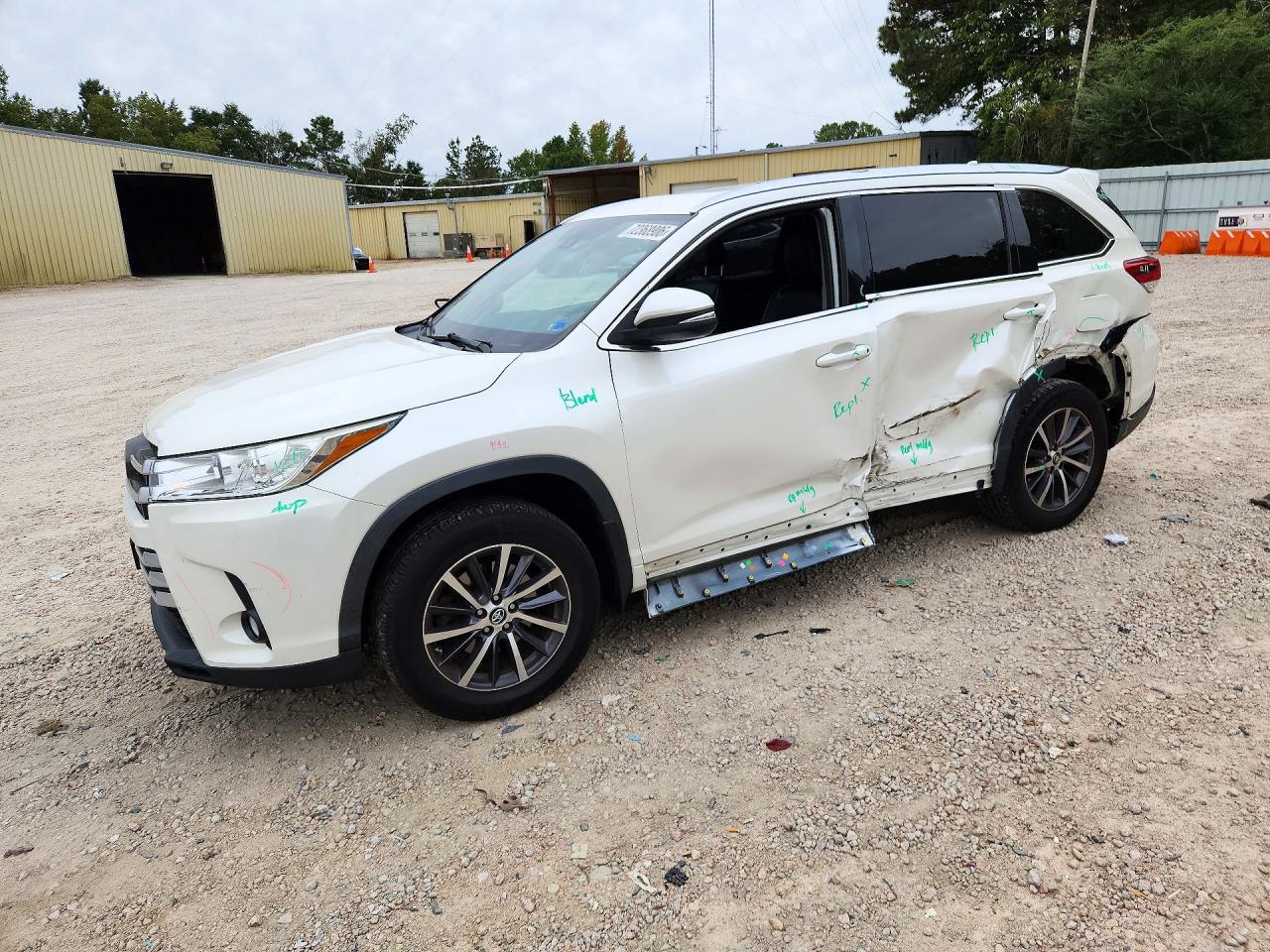 2018 TOYOTA HIGHLANDER XLE | 5TDJZRFH7JS535501 | UPCARS