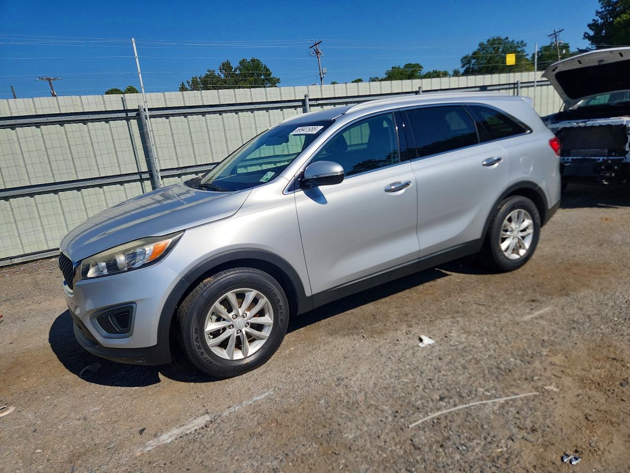 2016 KIA SORENTO LX | 5XYPG4A35GG030223 | UPCARS
