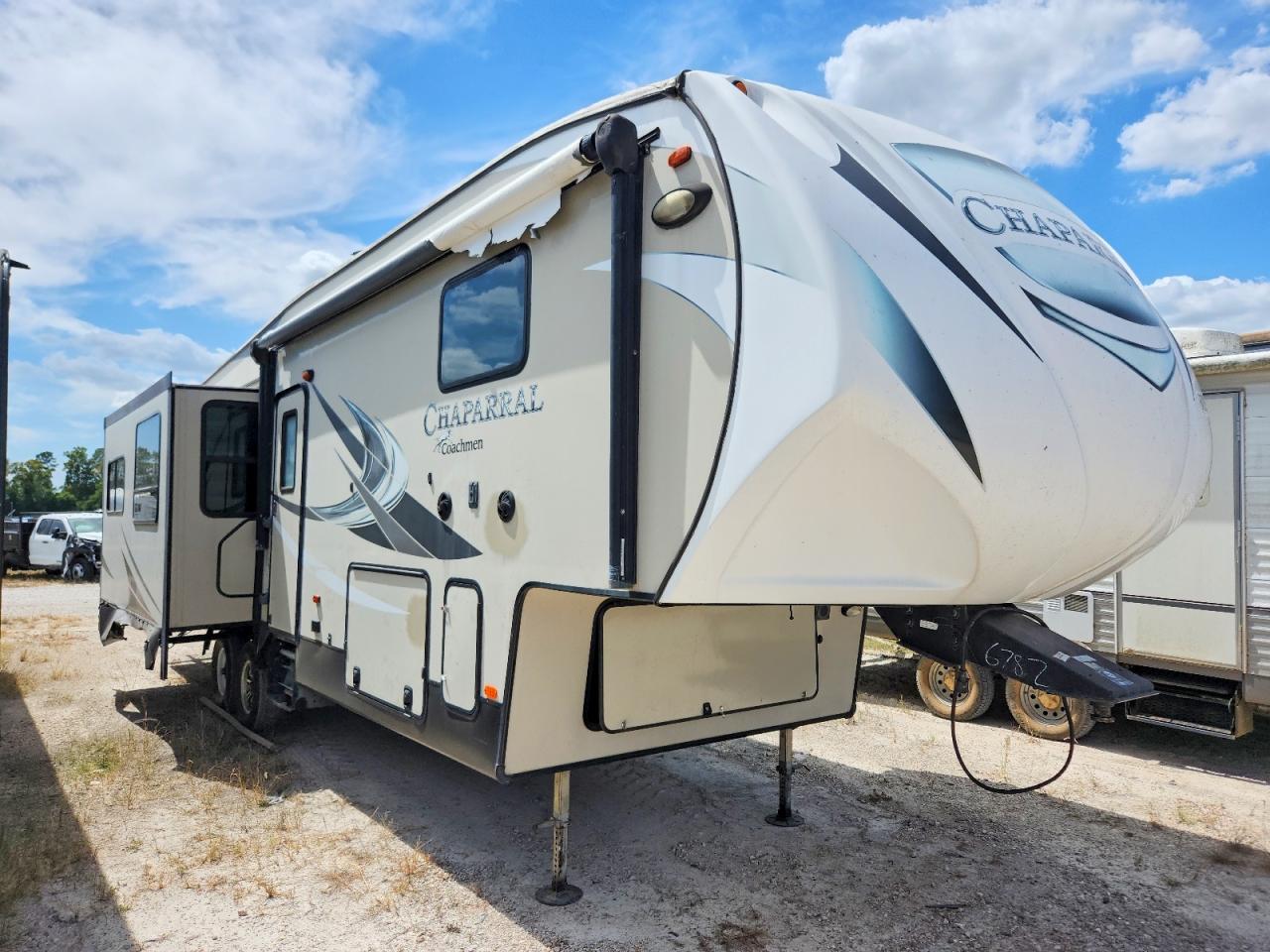 2017 CCHM CHAPARRAL HMEN  CAMPER | 5ZT3CHZB7HA316782 | UPCARS