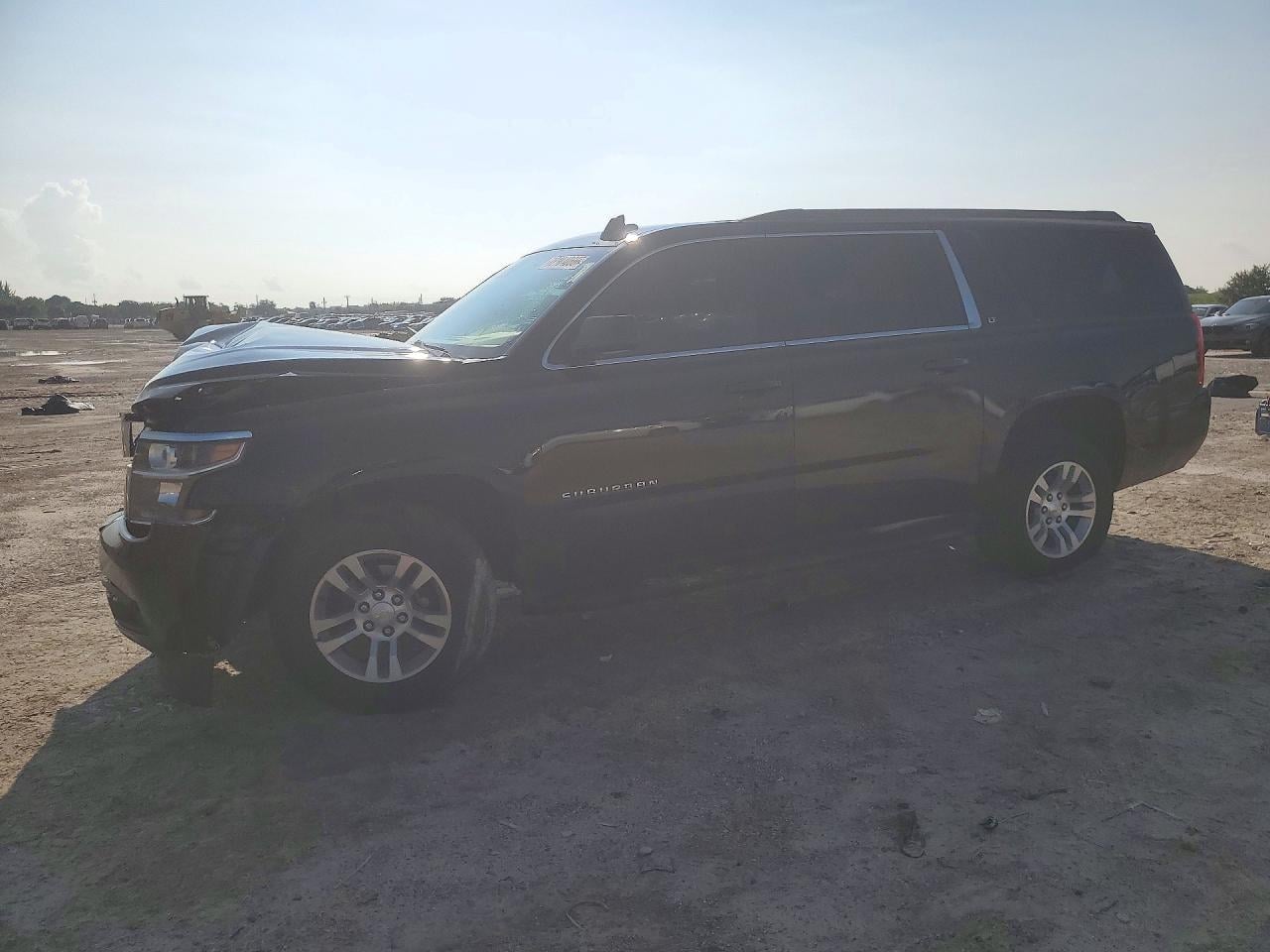 2018 CHEVROLET SUBURBAN C1500 LT | 1GNSCHKC7JR365821 | UPCARS