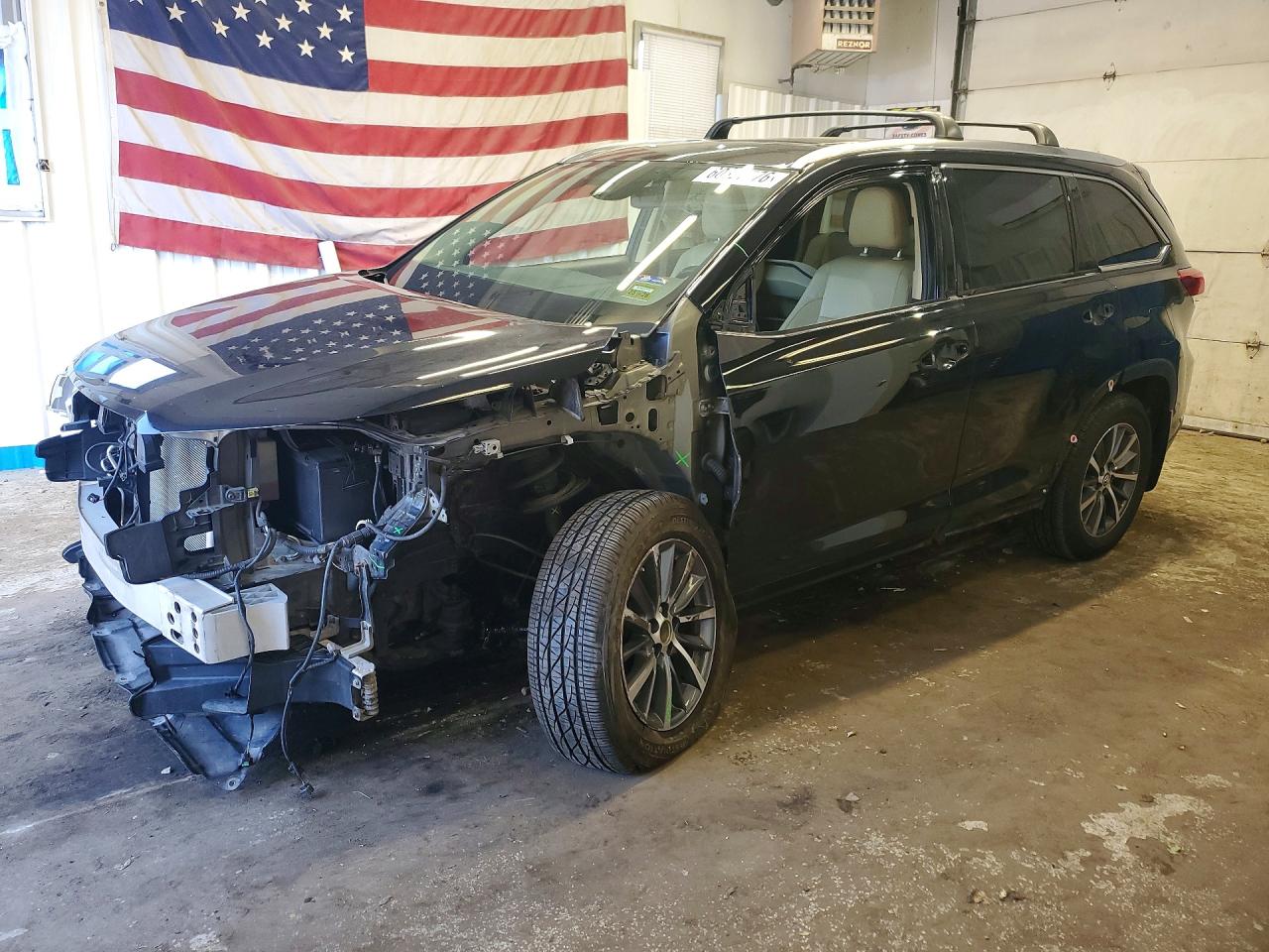 2019 TOYOTA HIGHLANDER XLE | 5TDJZRFH1KS616172 | UPCARS