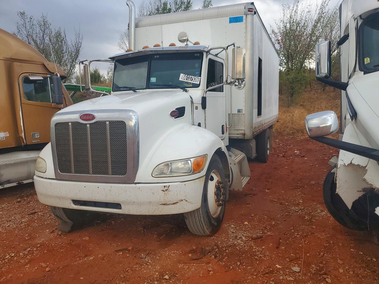 2014 PETERBILT ALL OTHER BOX TRUCK | 2NP2HM6X9EM221113 | UPCARS
