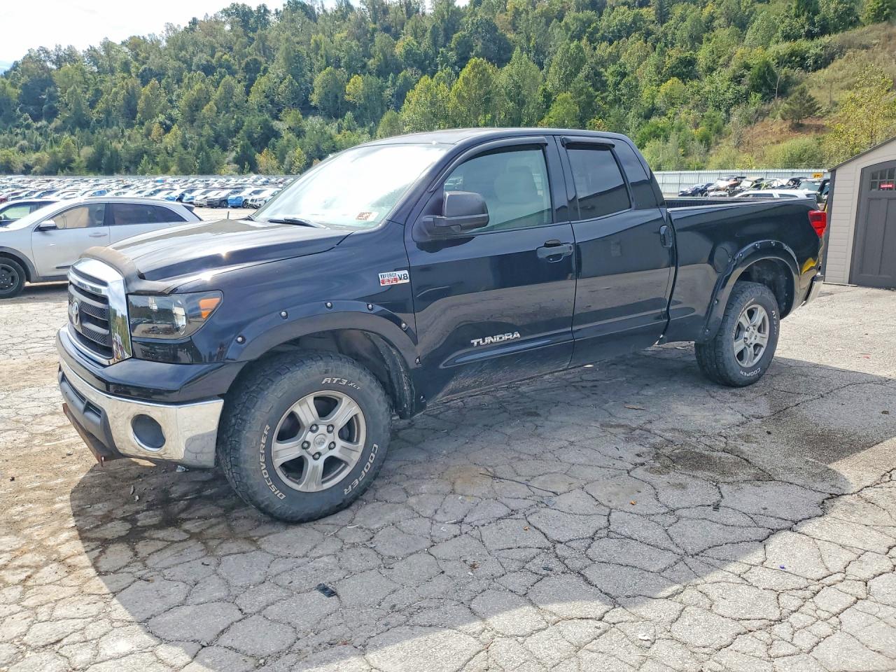 2011 TOYOTA TUNDRA DOUBLE CAB SR5 | 5TFUY5F16BX205453 | UPCARS