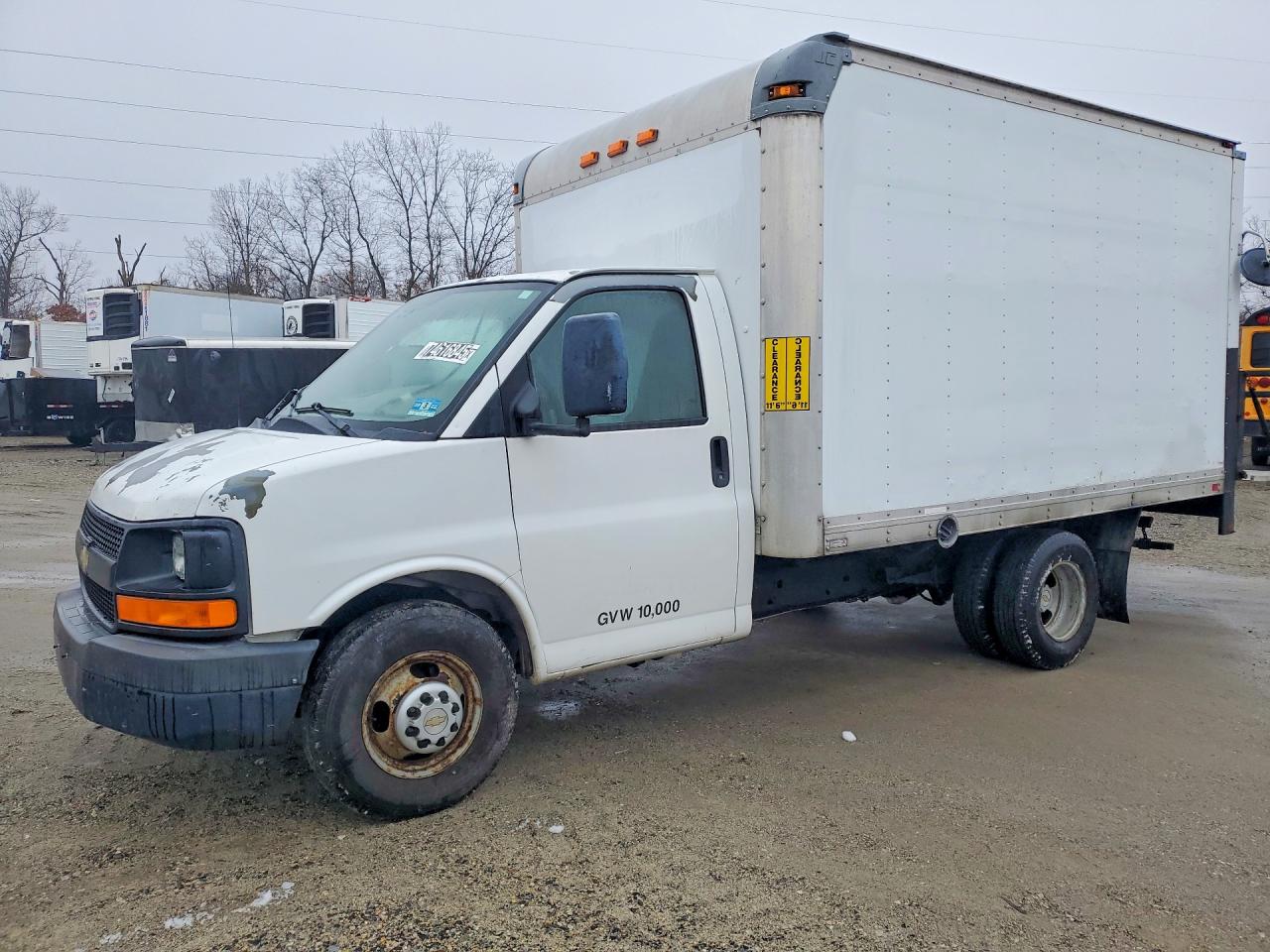 2011 CHEVROLET EXPRESS 2012   BOX TRUCK | 1GB0G2CA2B1145912 | UPCARS