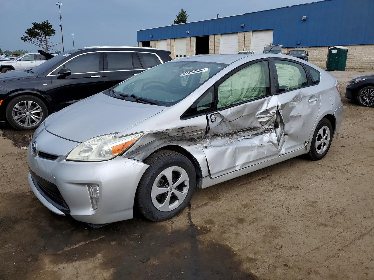 2015 TOYOTA PRIUS THREE | JTDKN3DU4F1997676 | UPCARS
