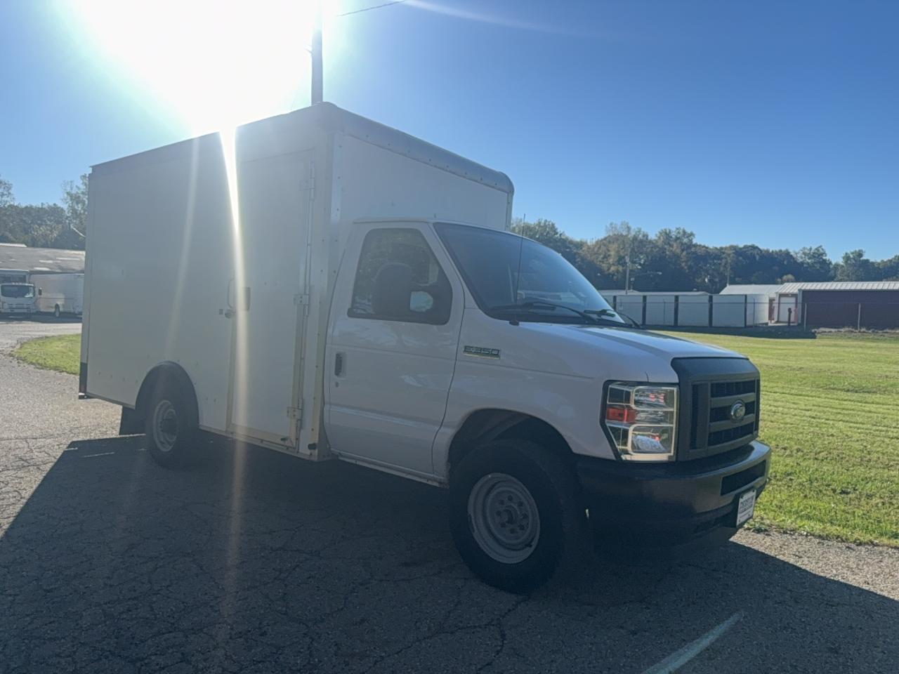 2022 FORD ECONOLIN E350 SUPER DUTY CUTAWAY VAN | 1FDWE3FK2NDC29877 | UPCARS