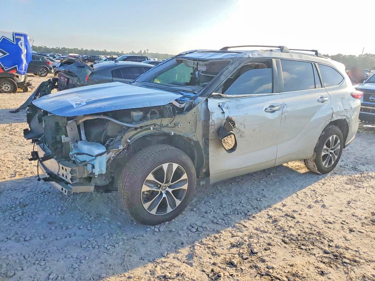 2023 TOYOTA HIGHLANDER XLE | 5TDKDRAHXPS013187 | UPCARS