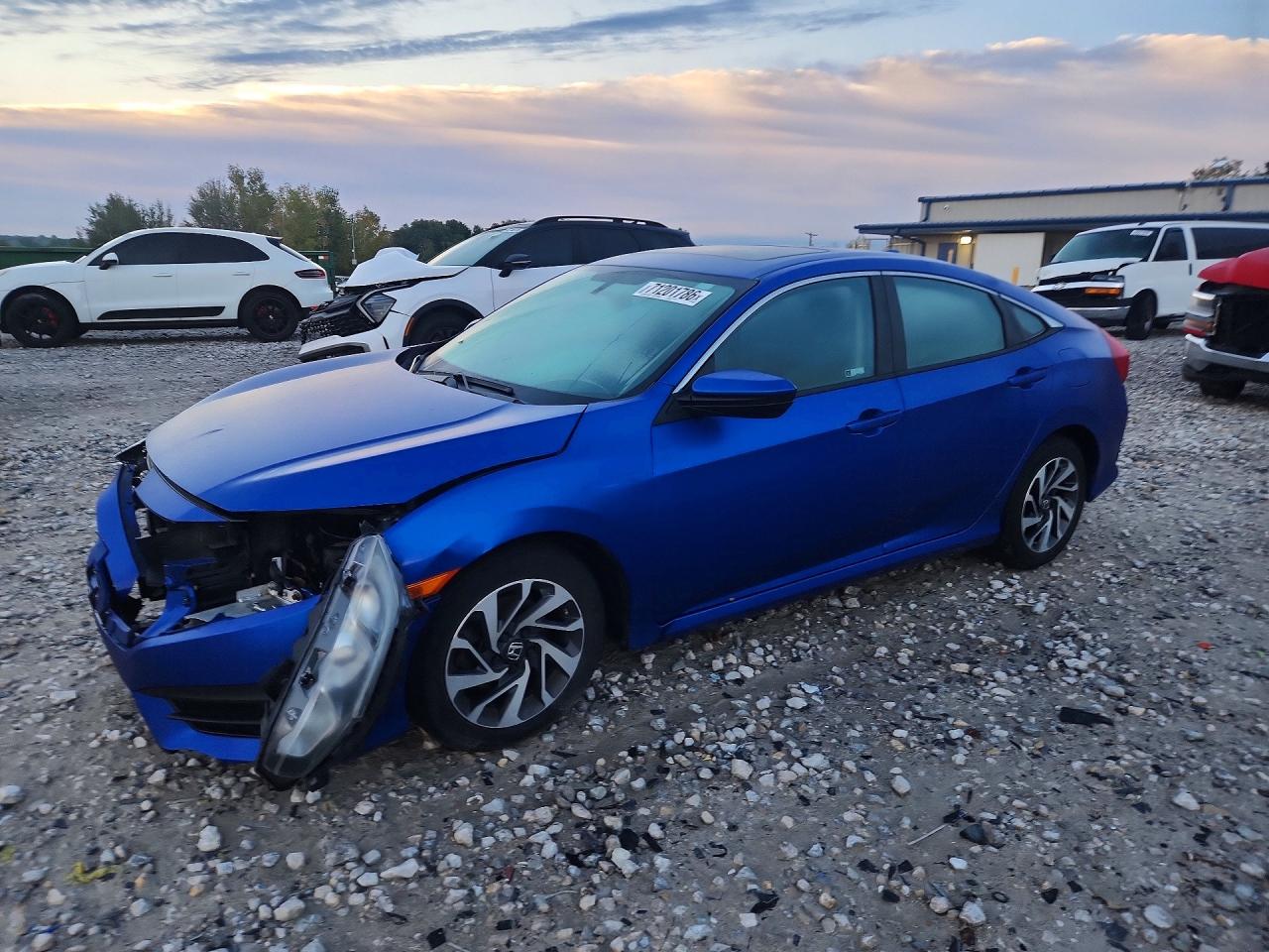 2018 HONDA CIVIC EX | 19XFC2F77JE018070 | UPCARS