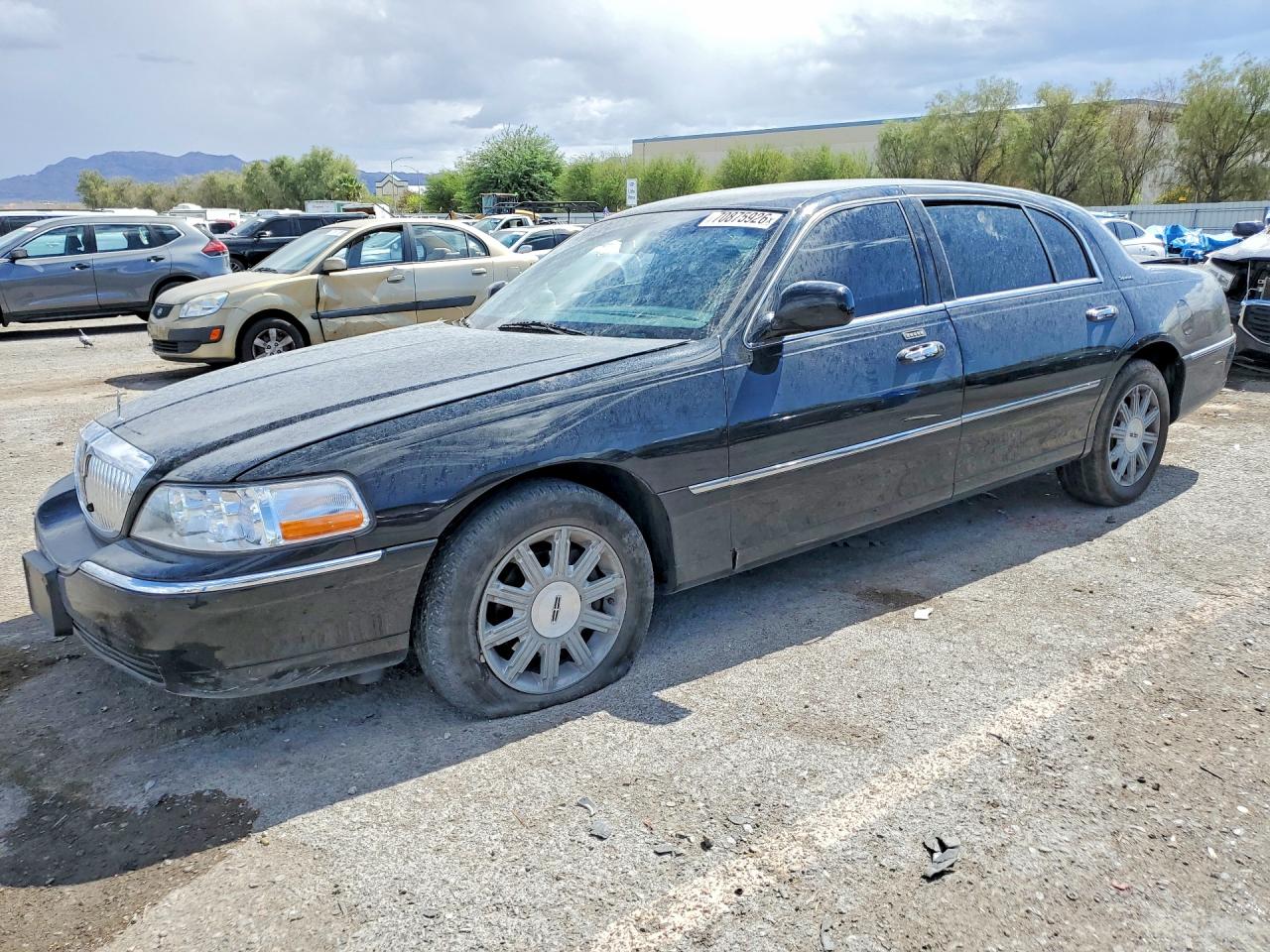 2008 LINCOLN TOWNCAR SIGNATURE LONG WHEELBASE | 2LNHM85V48X639596 | UPCARS