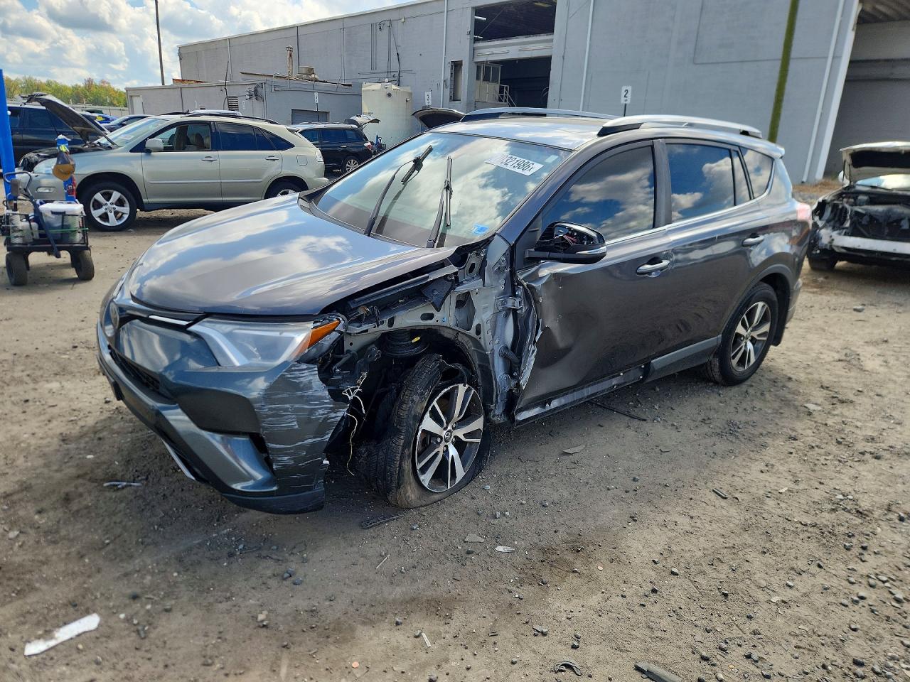 2017 TOYOTA RAV4 XLE | JTMRFREV3HJ708554 | UPCARS