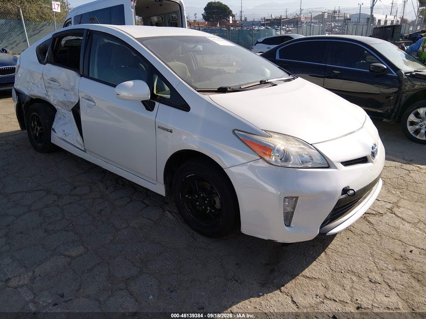 2015 TOYOTA PRIUS TWO | JTDKN3DU3F1898492 | UPCARS