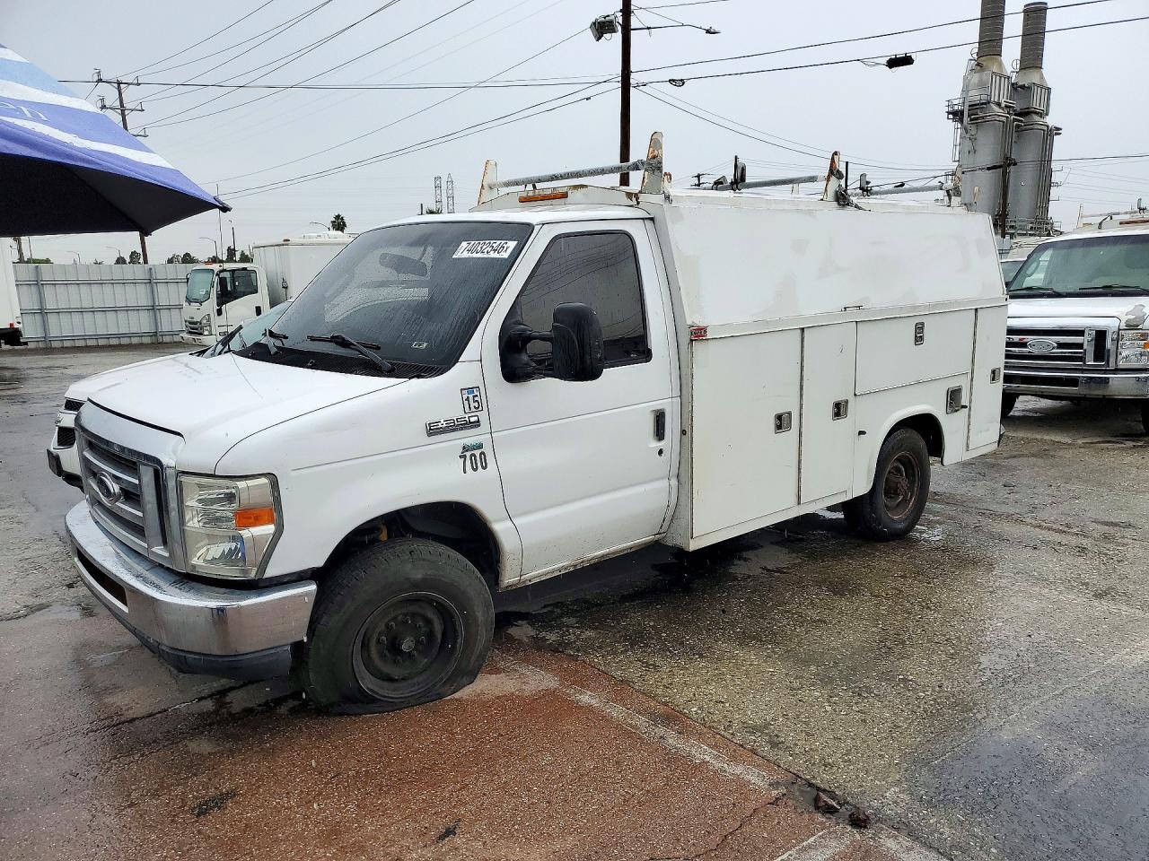 2013 FORD ECONOLIN E350 SUPER DUTY CUTAWAY VAN | 1FDWE3FL2DDB13120 | UPCARS
