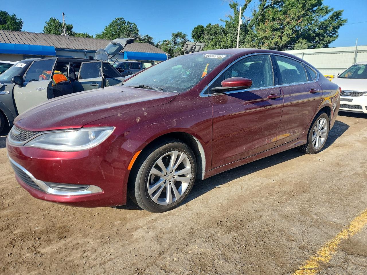 2015 CHRYSLER 200 LIMITED | 1C3CCCAB7FN647470 | UPCARS