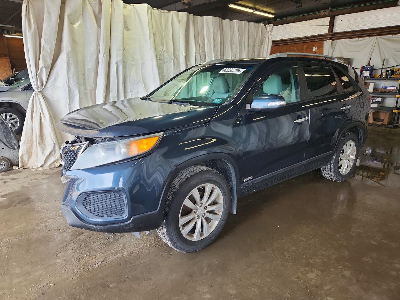 2011 KIA SORENTO LX | 5XYKTDA20BG068626 | UPCARS