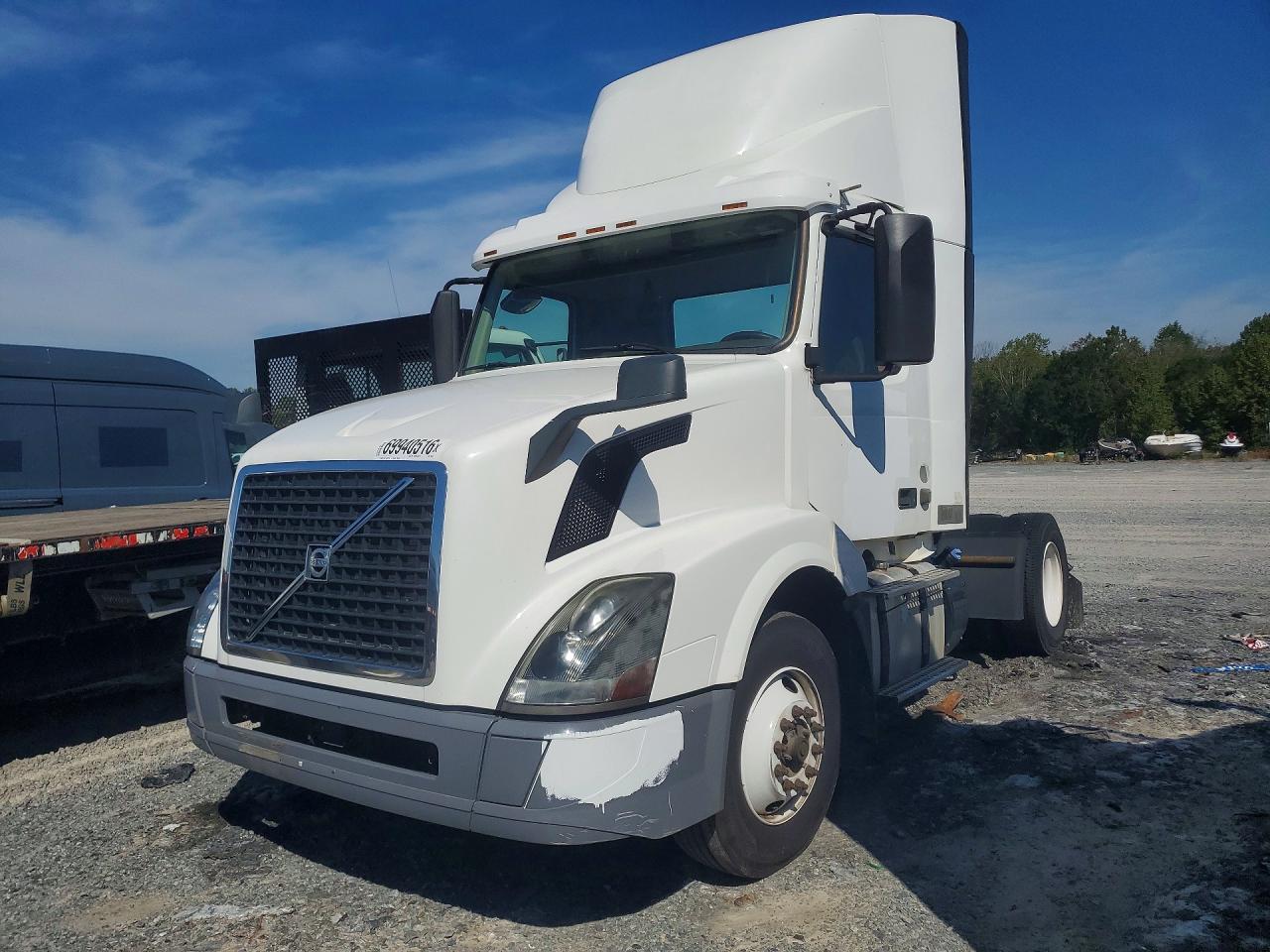 2018 VOLVO VN | 4V4N39TGXJN892437 | UPCARS