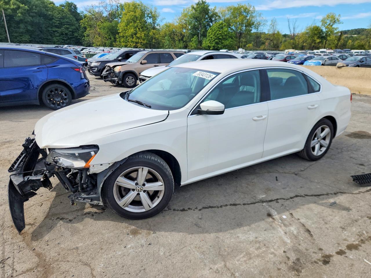 2015 VOLKSWAGEN PASSAT S | 1VWAT7A38FC088684 | UPCARS