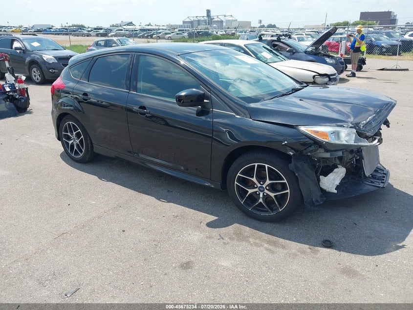2015 FORD FOCU SE | 1FADP3K29FL254039 | UPCARS