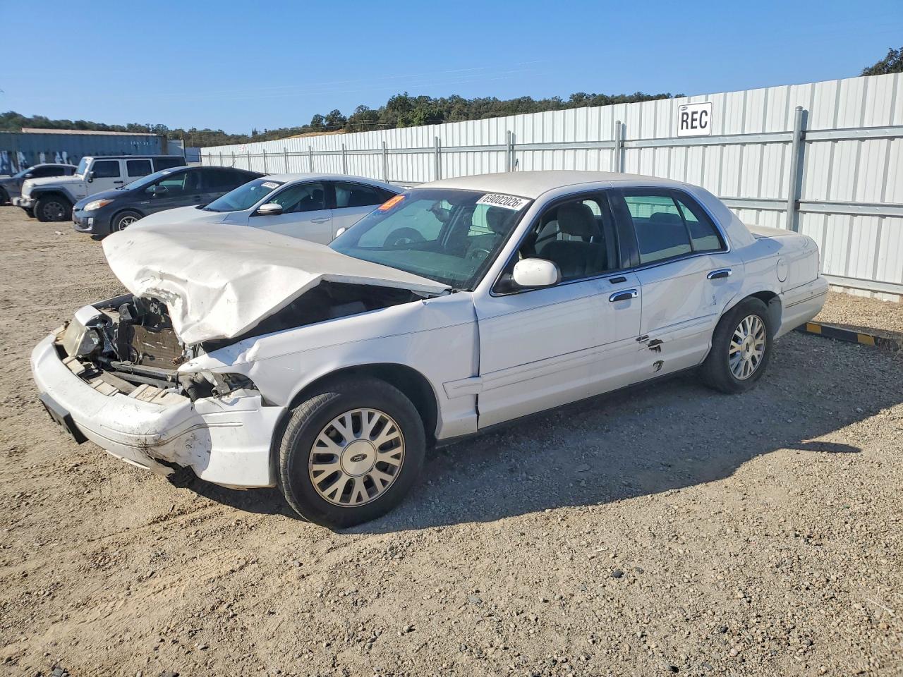 2003 FORD CROWN VIC LX | 2FAFP74WX3X123068 | UPCARS