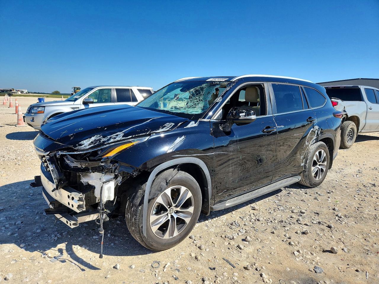 2024 TOYOTA HIGHLANDER XLE | 5TDKDRAH6RS051678 | UPCARS