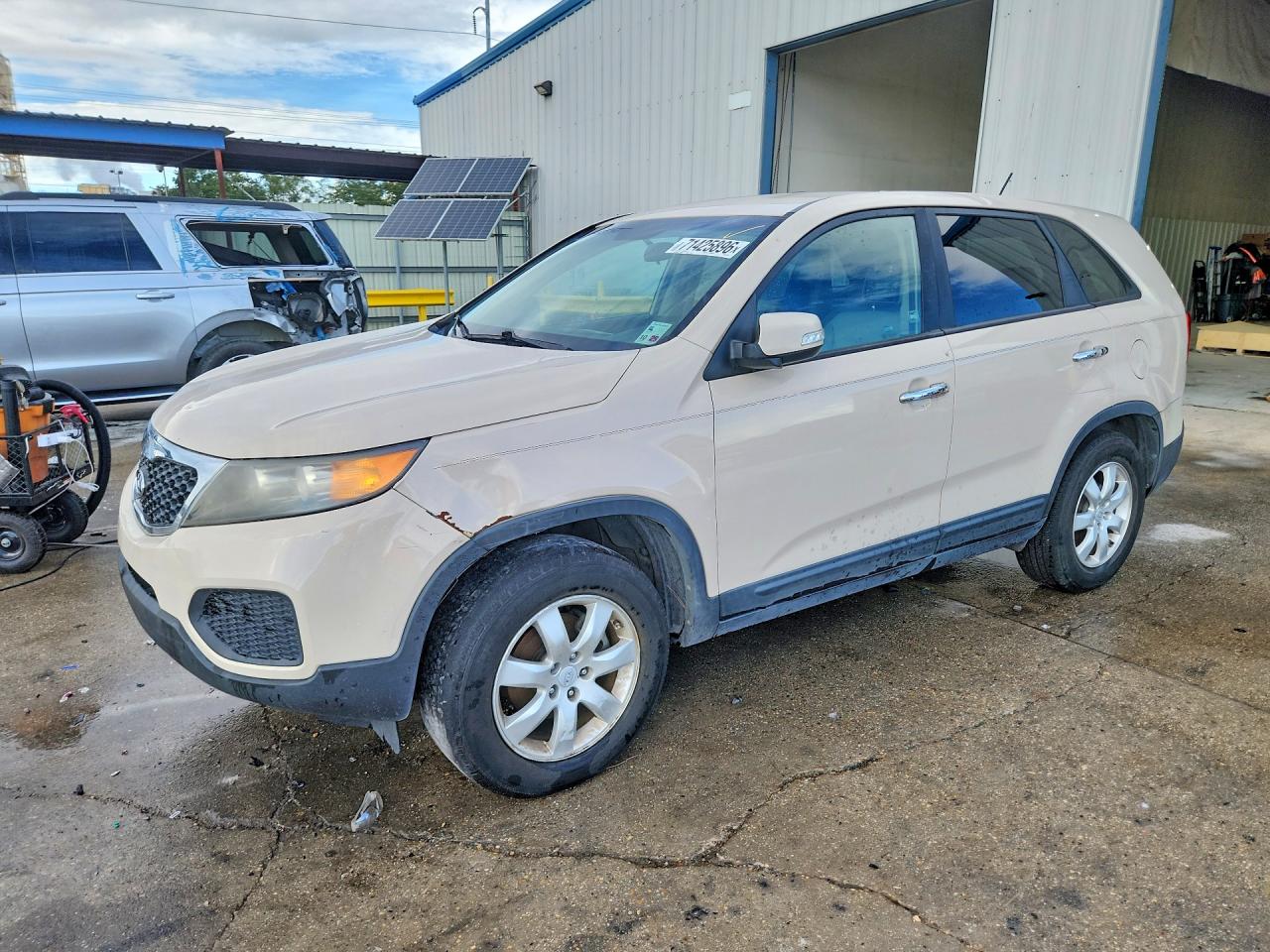 2011 KIA SORENTO LX | 5XYKT3A13BG041762 | UPCARS