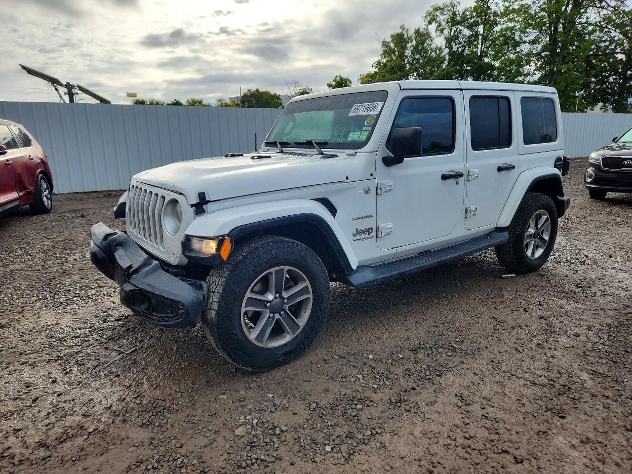 2018 JEEP WRANGLER SAHARA | 1C4HJXEG4JW213918 | UPCARS