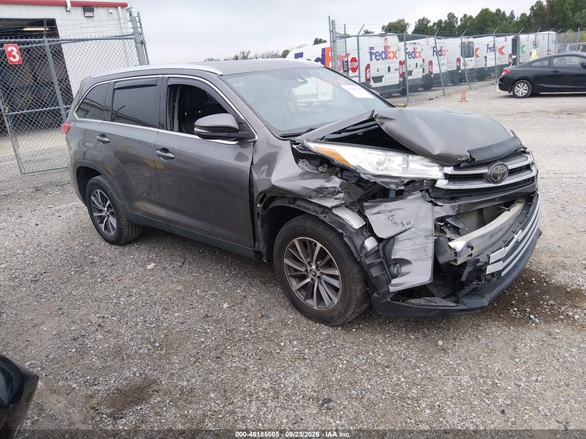 2019 TOYOTA HIGHLANDER XLE | 5TDKZRFH7KS558704 | UPCARS