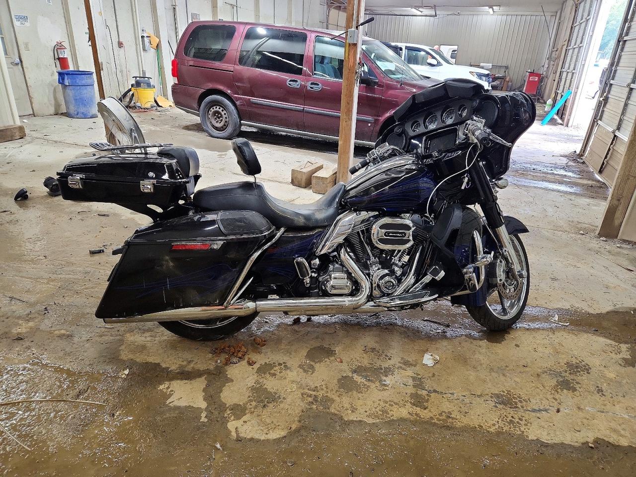 2016 HARLEY-DAVIDSON FL CVO STREET GLIDE | 1HD1PXN15GB959093 | UPCARS