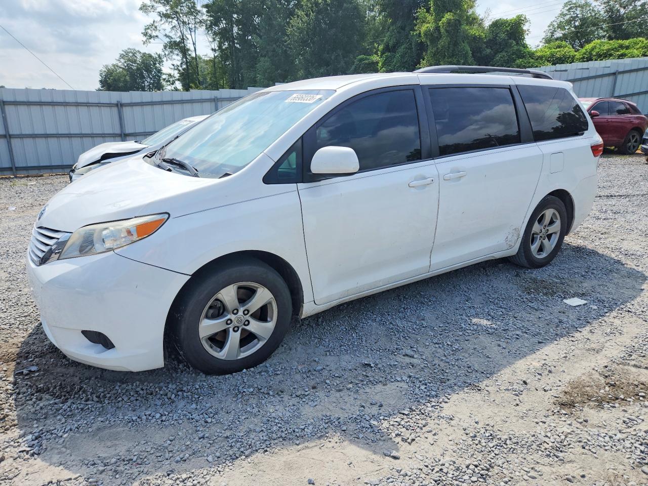 2015 TOYOTA SIENNA LE | 5TDKK3DC2FS677114 | UPCARS