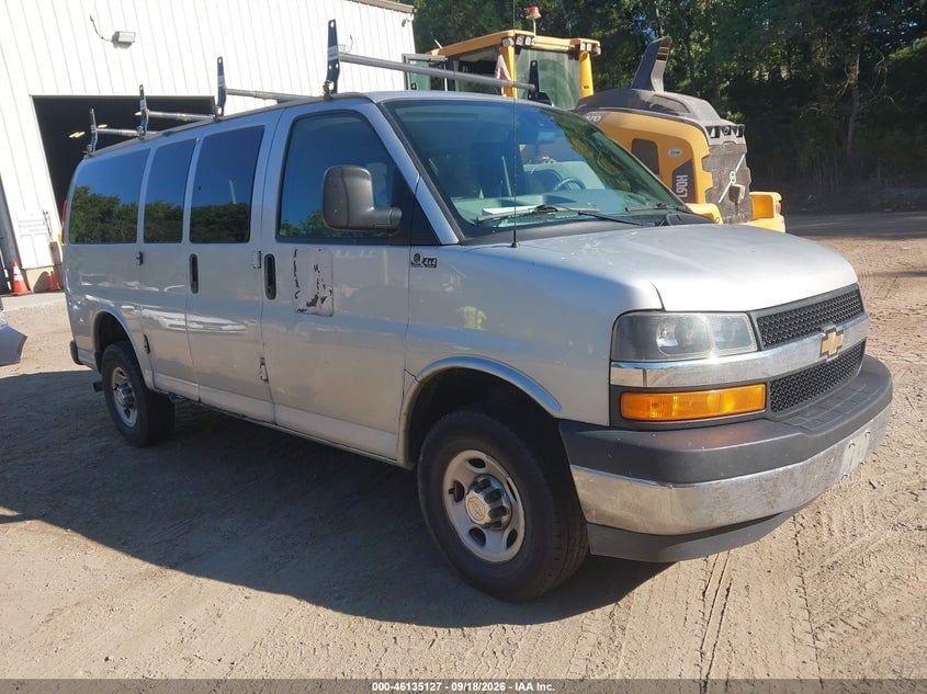 2020 CHEVROLET EXPRESS PASSENGE RWD 2500 REGULAR WHEELBASE LT | 1GAWGFFG8L1257170 | UPCARS