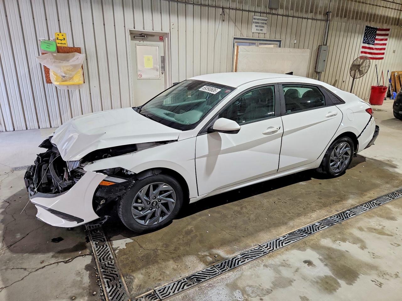 2025 HYUNDAI ELANTRA BLUE | KMHLM4DJ7SU122373 | UPCARS