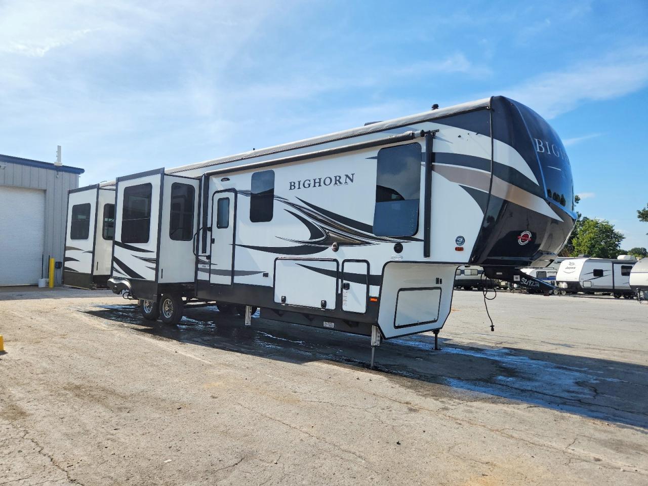 2019 HEART LAND UNKNOWN HEARTLAND BIG HORN CAMPER | 5SFBG4327KE407051 | UPCARS