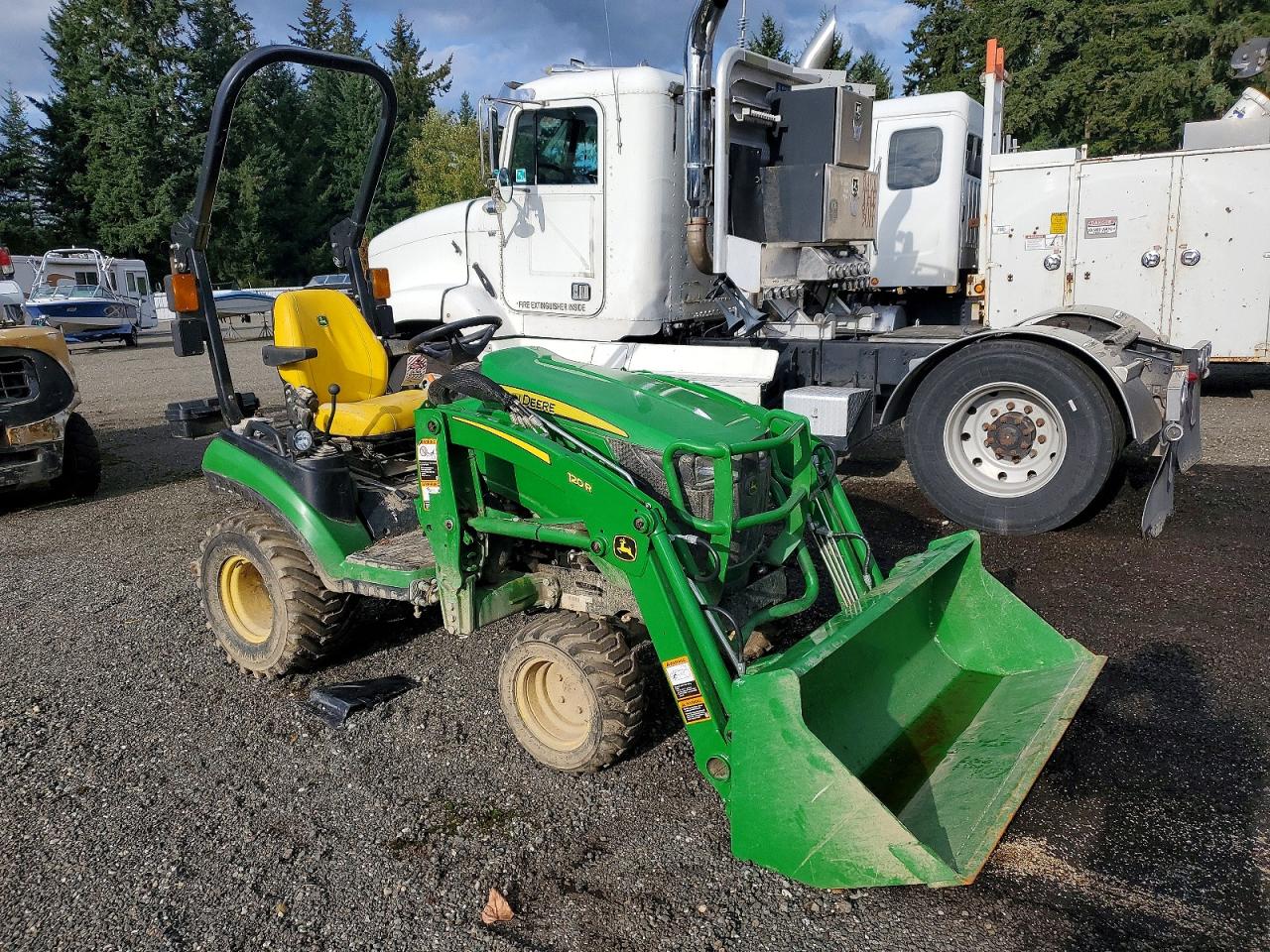 2021 JOHN DEERE 120R TRACTOR | 1LV1025RVMM833218 | UPCARS
